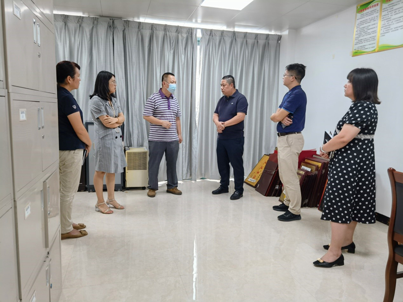 /QJ_300030854615.jpg 储备粮公司保密工作检查现场.jpg