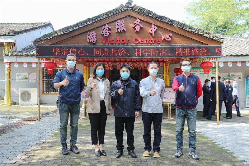 /QJ_215049722849.jpg 检查生态园公司疫情防控工作,了解密切解除隔离接待点的工作情况.jpg