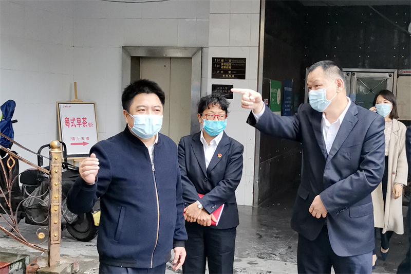 /QJ_215003403183.jpg 到银河大酒检查安全生产落实情况.jpg