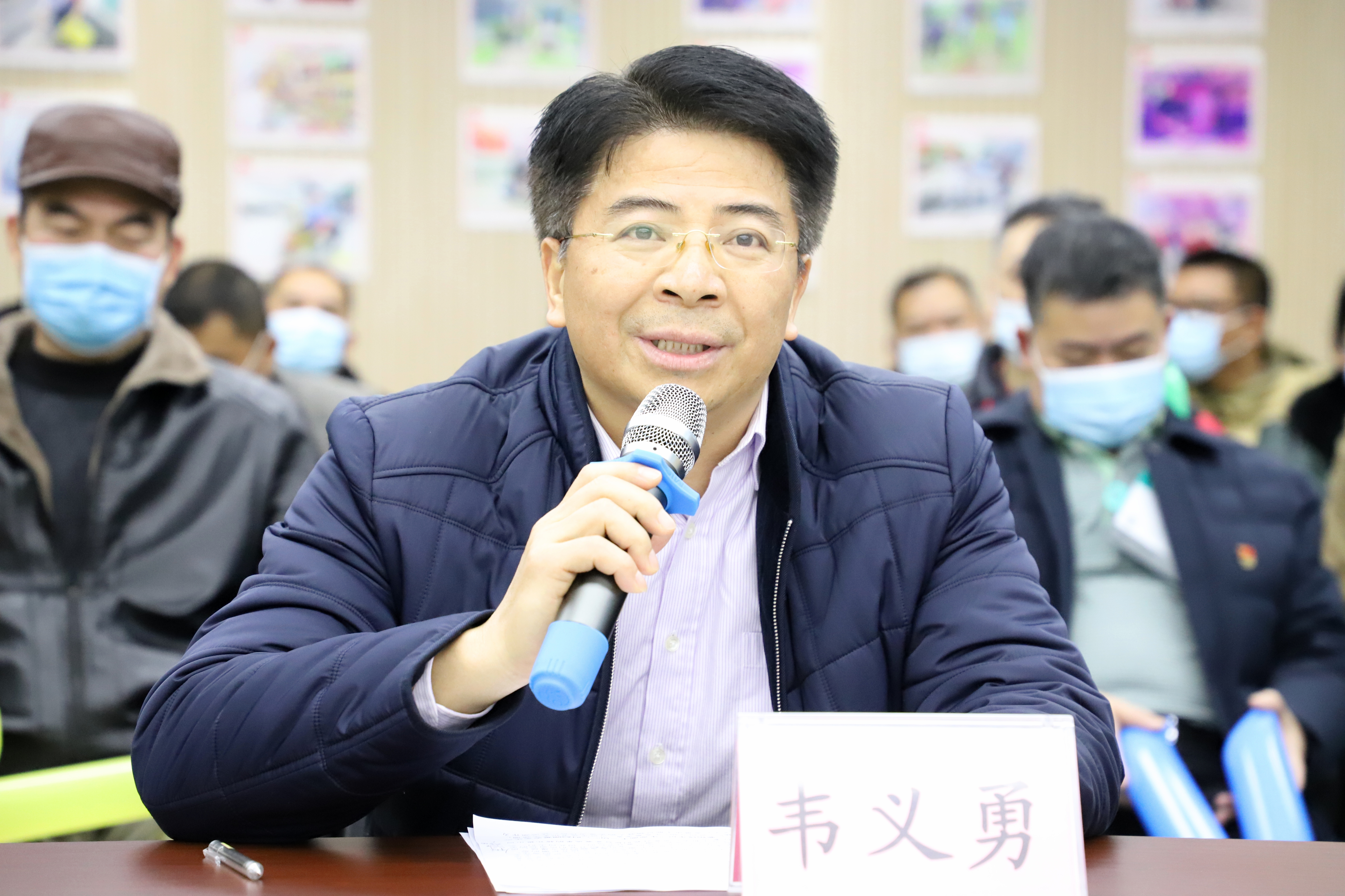 /QJ_136714237103.jpg 集团副总经理韦义勇作指导讲话(拍摄:柒红).JPG