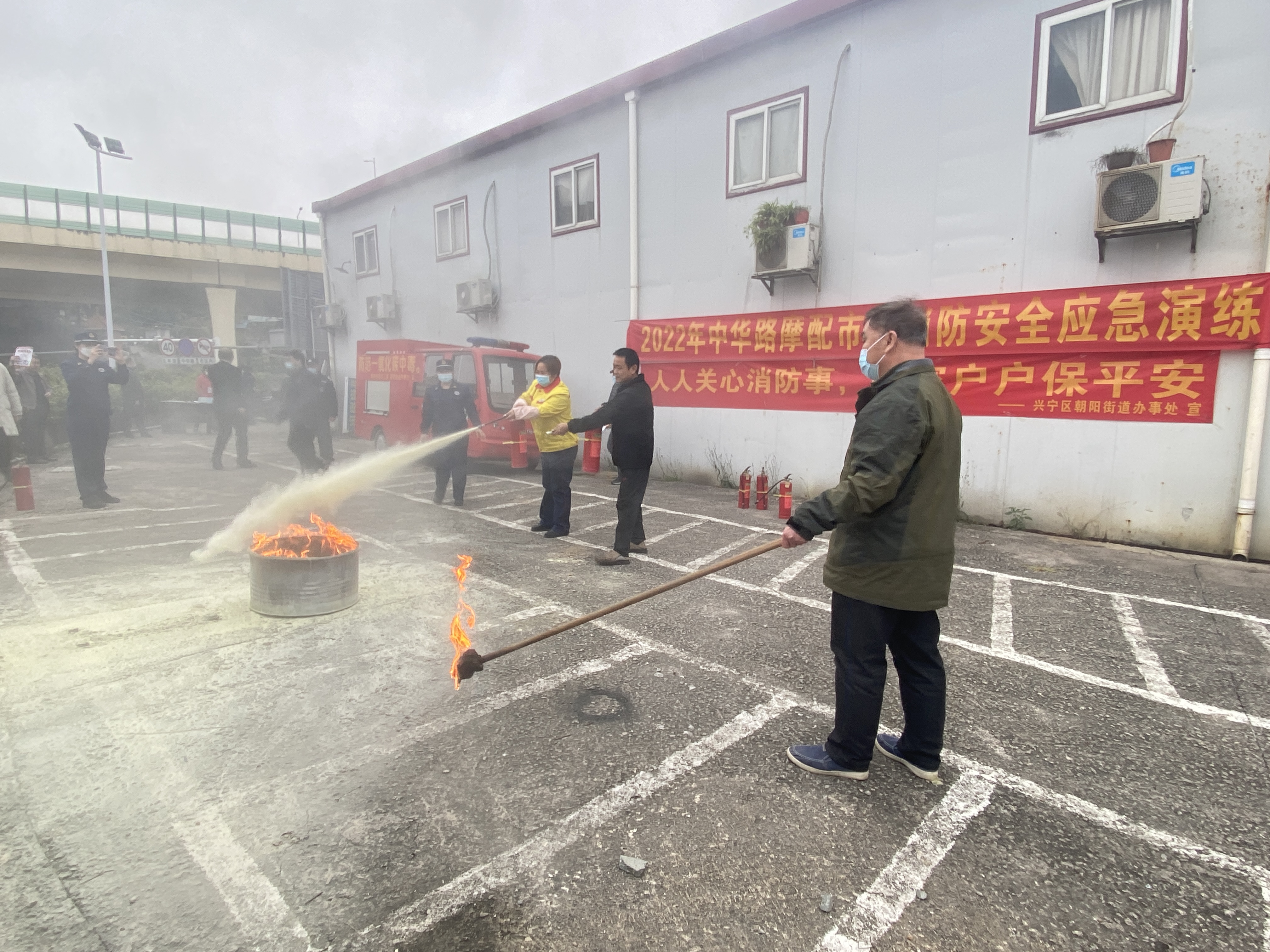 /QJ_353297560425.jpg 实操学习消防栓的使用.jpg